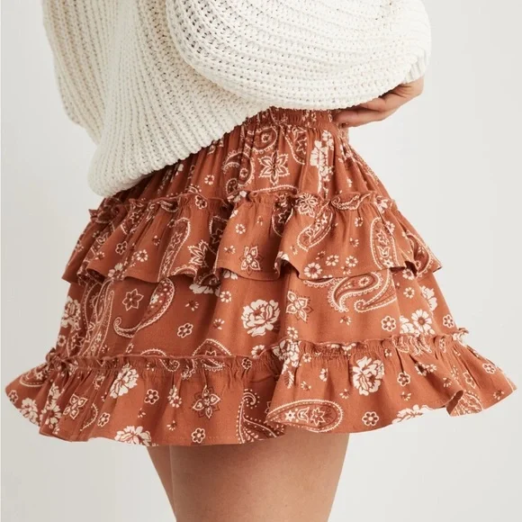 American Eagle Ruffle Mini Skirt Brown Paisley Size Small - Picture 5 of 5